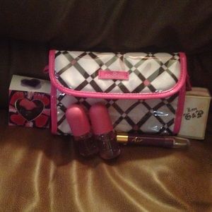 A modella perfume set