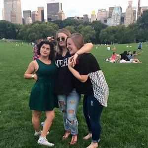 Meet your Posher, Caitlin