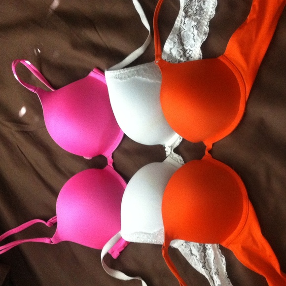 3 Victoria's Secret bras