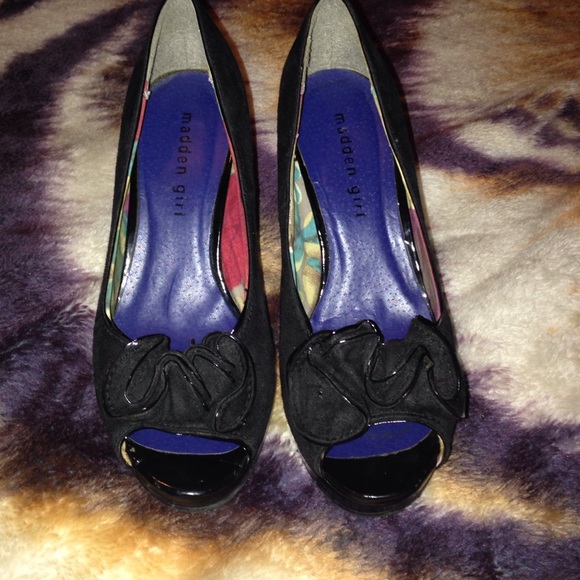 Flower black heels