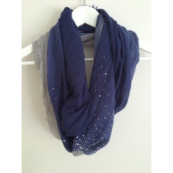Steve Madden scarf