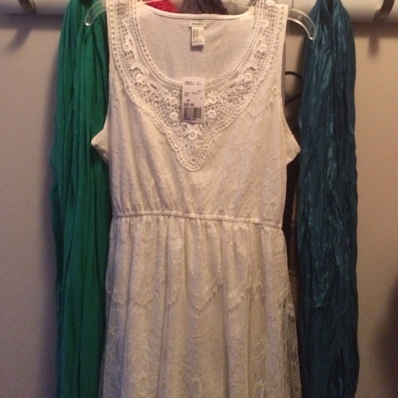Forever 21 Lace Dress