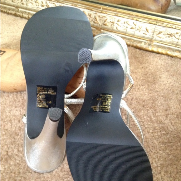 🤑SALE•Strappy Rhinestone Circle & Strappy Heel - Picture 3 of 4