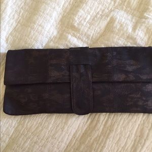 Dark brown/bronze clutch