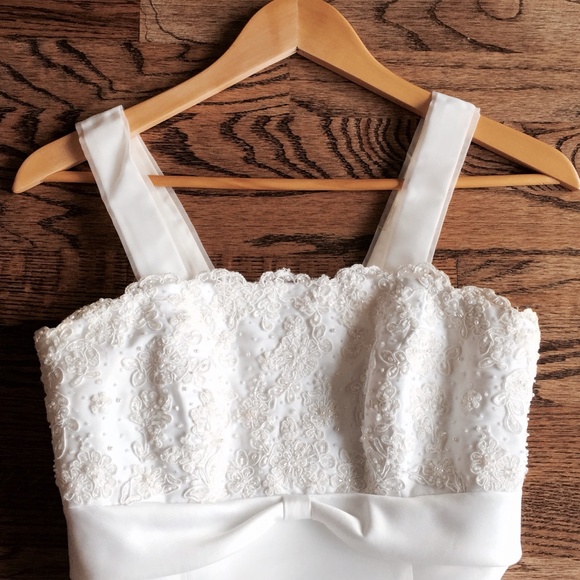 Bridal dress and accessories - Picture 2 of 6