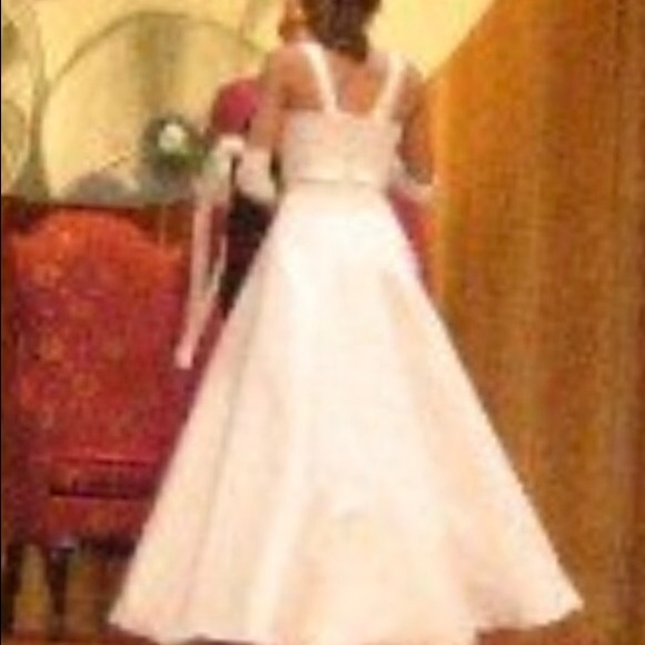 Bridal dress and accessories - Picture 5 of 6