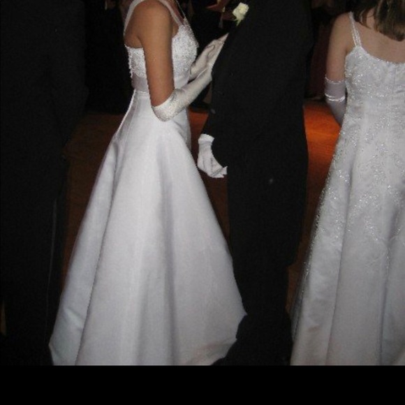 Bridal dress and accessories - Picture 6 of 6