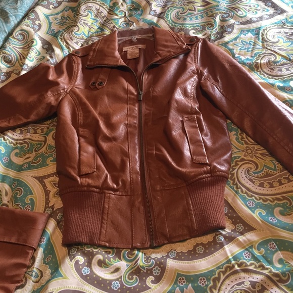Jacket and boots - Picture 3 of 3