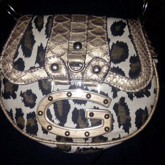 Small Guess hand bag extremely cute!