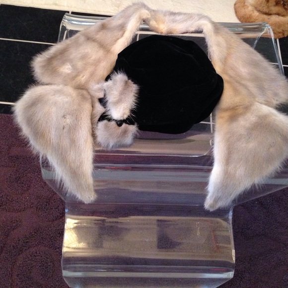Velvet & sapphire mink hat & collar