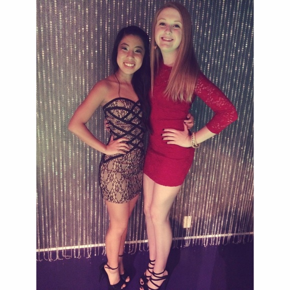 lace red dress - Picture 4 of 4