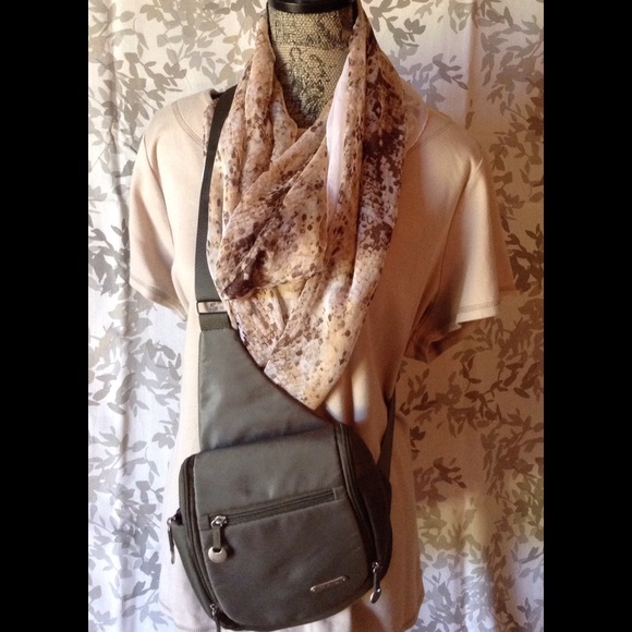 Travelon Crossbody Tina's Closet Sablesbohotique