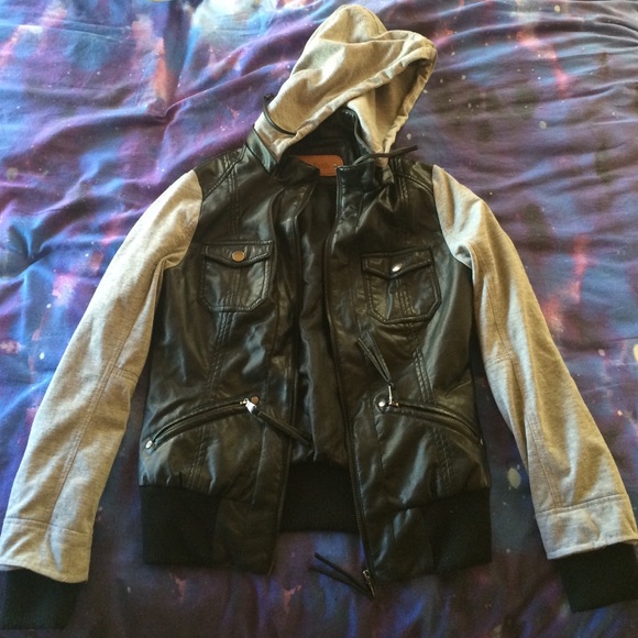 Grey Jacket With Built-in Leather Vest - Picture 1 of 4
