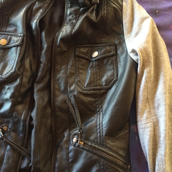 Grey Jacket With Built-in Leather Vest - Picture 2 of 4