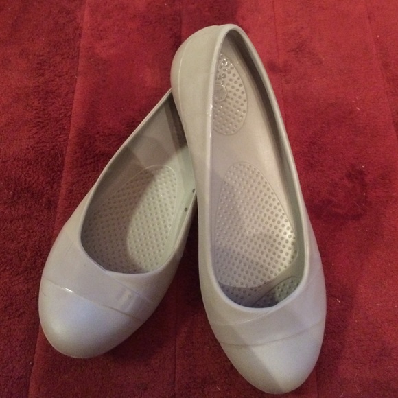 Gray Gianna crocs 7
