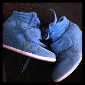 Cute blue wedge sneakers💋