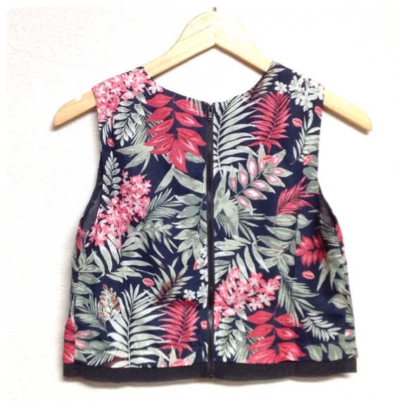 🆕 SOPHIE RUE floral zip back crop top - Picture 3 of 5
