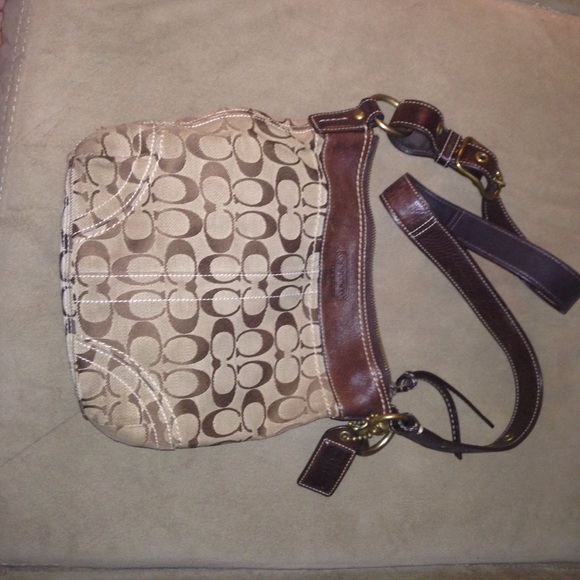 Coach cross body purse 😍
