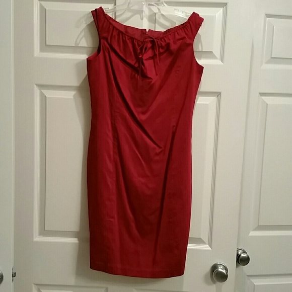 Red sleeveless dress