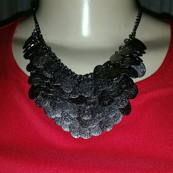 NEW Bold elements necklace