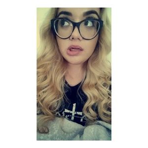 Meet your Posher, Giselle