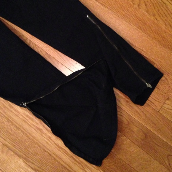 Max Azria jeans - Picture 2 of 4