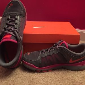 WMNS Nike Flex Trainer 2