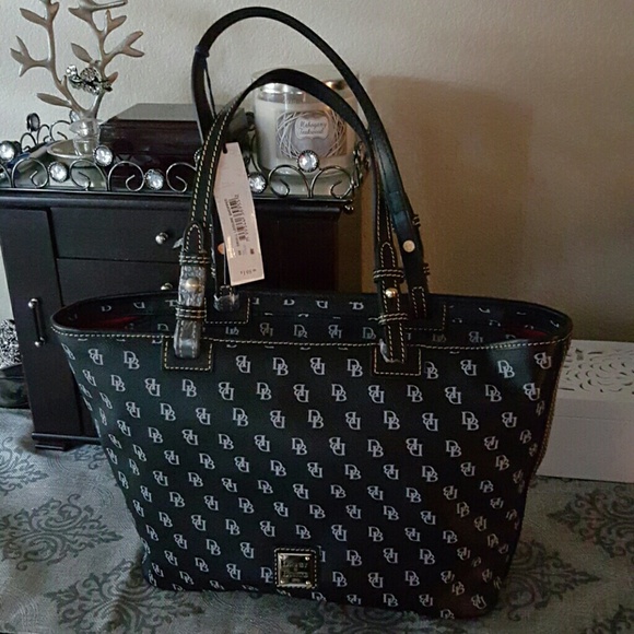 Dooney & Bourke purse