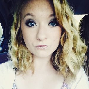 Meet your Posher, Kendra