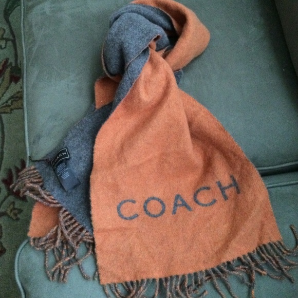 Coach soft. cashmere scarf - Picture 3 of 3