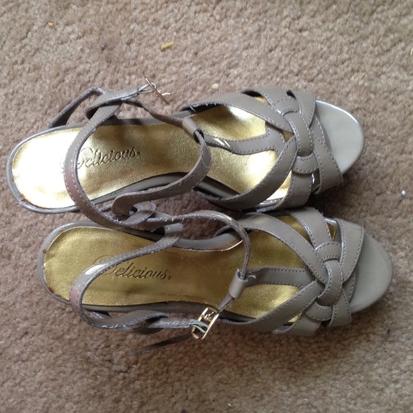 Delicious Taupe Patent Leather Stilettos - Picture 4 of 4