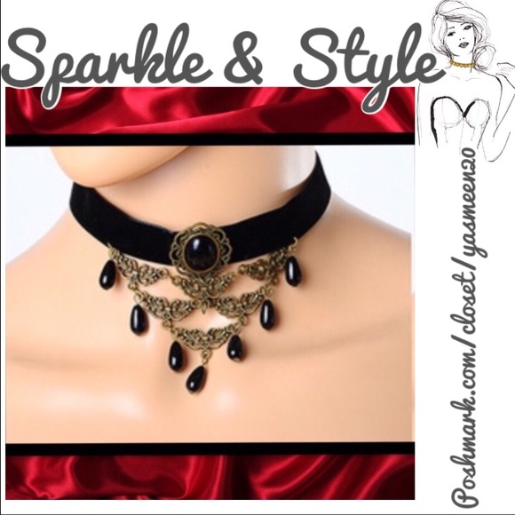 Jewelry - Unique velvet ribbon necklace