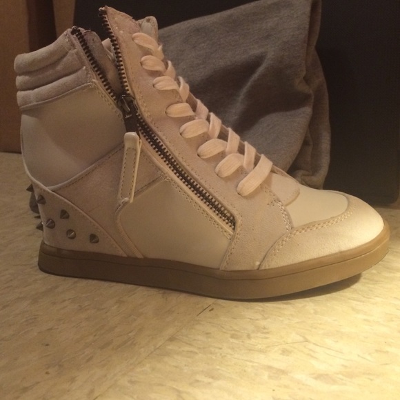 Wedge sneakers