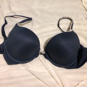Body by Victoria's Secret 32D. Make and offer!