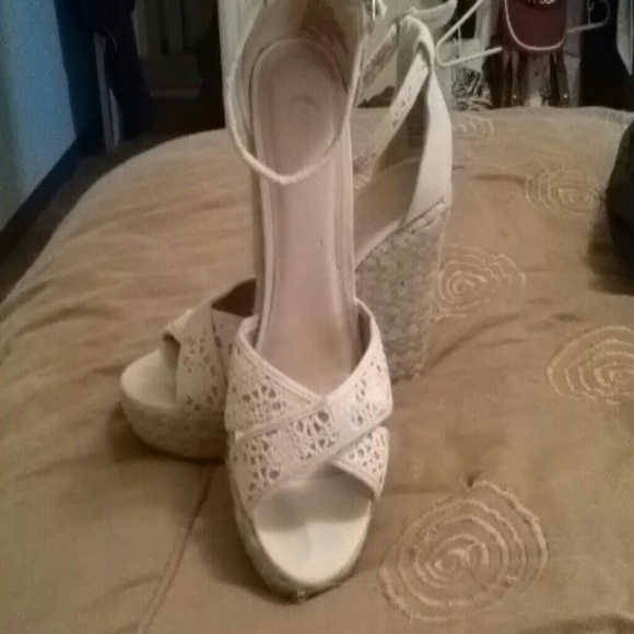 Sandals - Picture 2 of 4