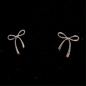 Bow earrings