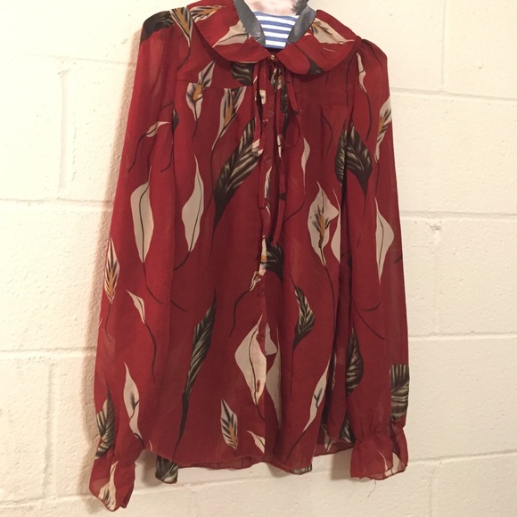 Collared Button Up Chiffon Floral Top with Tie - Picture 2 of 4