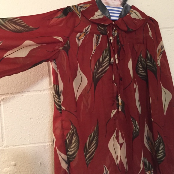 Collared Button Up Chiffon Floral Top with Tie - Picture 4 of 4