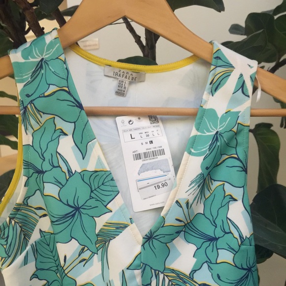 🍃NWT - Zara top🍃 - Picture 2 of 4