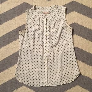 Banana republic sleeveless top with anchor pattern