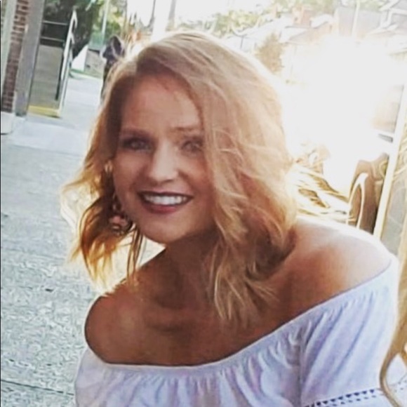 Meet your Posher, Amy - Picture 2 of 8