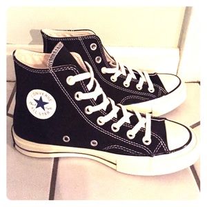 Brand new women's black converse hi tops