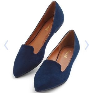 Pointed toe ballet flats in navy blue size 8