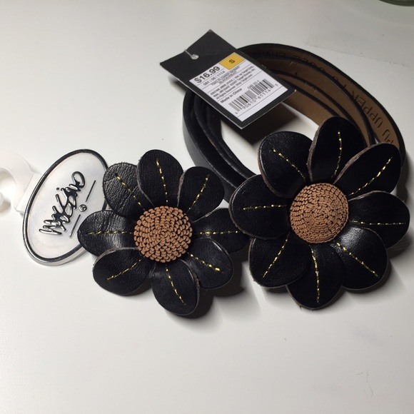 Mossimo Flower Belt size small