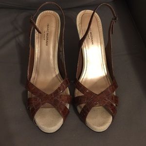 Isaac Mizrahi brown heels. Size 9.5.