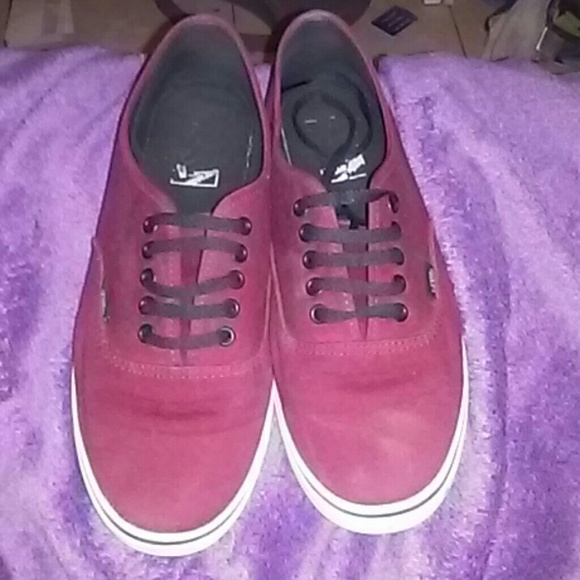Super cute Maroon vans !!! Gently used!!