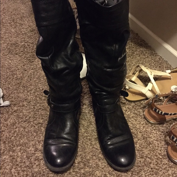 Black boots!