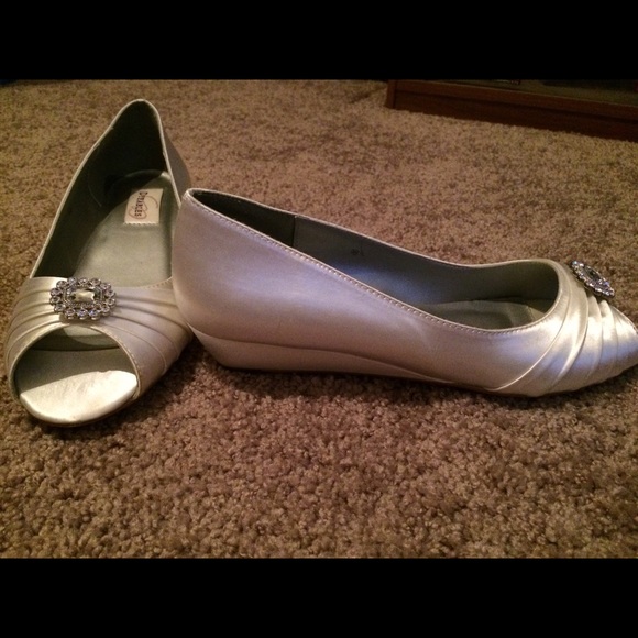 Dyeable Peep toe wedges - wedding shoes - Picture 1 of 3