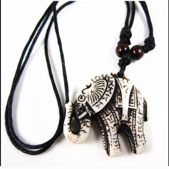 πNEW Tribal Faux Bone Carved Elephant Necklace - Picture 2 of 4