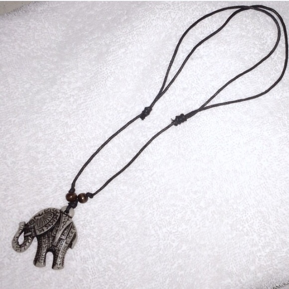 πNEW Tribal Faux Bone Carved Elephant Necklace - Picture 4 of 4